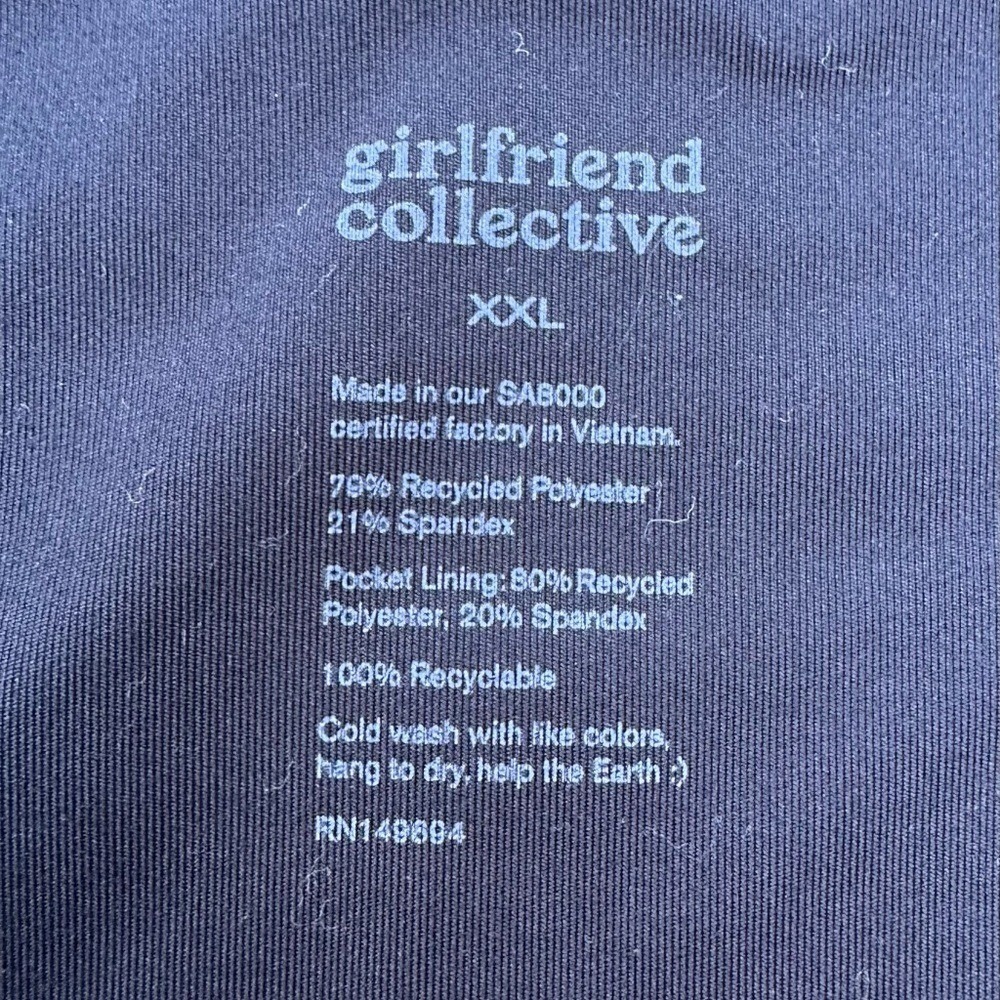 Girlfriend Collective Compressive High-Rise Capri Leggings - Picture 5 of 7
